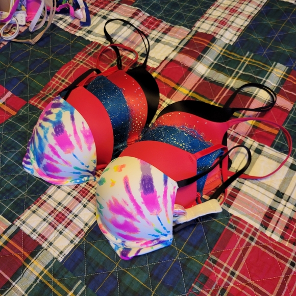 PINK Victoria's Secret Other - 32D pushup bras